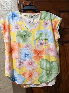 JODIFL Yellow Floral V-Neck Short Sleeve Blouse with Multicolor Flowers